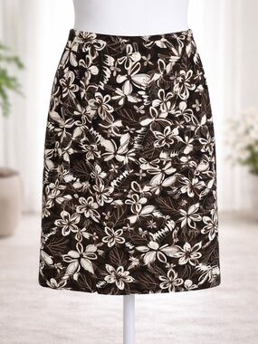 Apostrophe Petite PM Made In USA Polyester-Spandex Blend Floral Skirt
